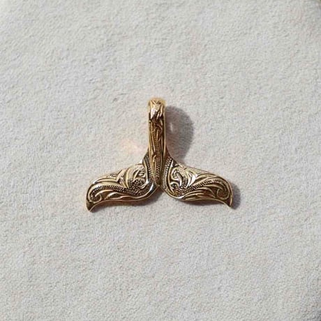 -- Whale tail TOP --