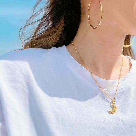 -- Mahina necklace --