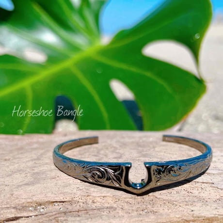 -- Horseshoe Bangle --