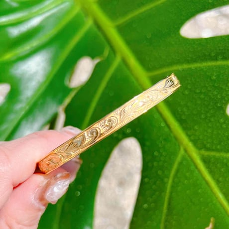 -- Kaleikini Bangle --