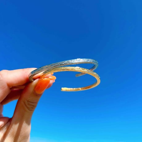 -- Square scroll bangle --