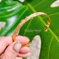 -- Kaleikini Bangle --