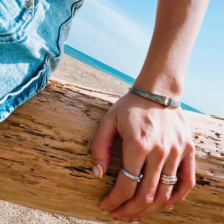 -- Horseshoe Bangle --