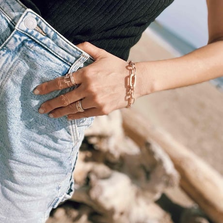 -- Carabiner Chain bracelet --