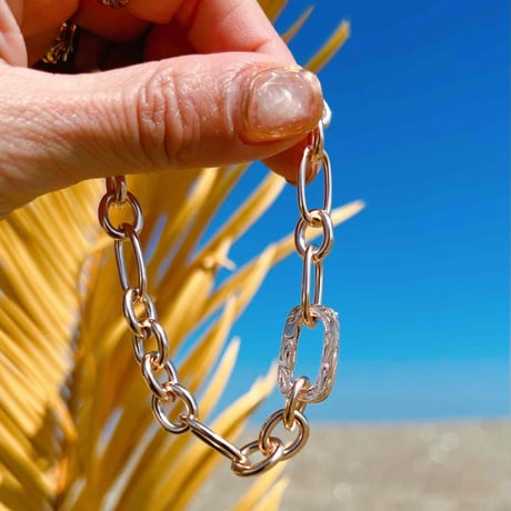 -- Carabiner Chain bracelet --