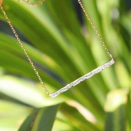 -- Bar necklace --