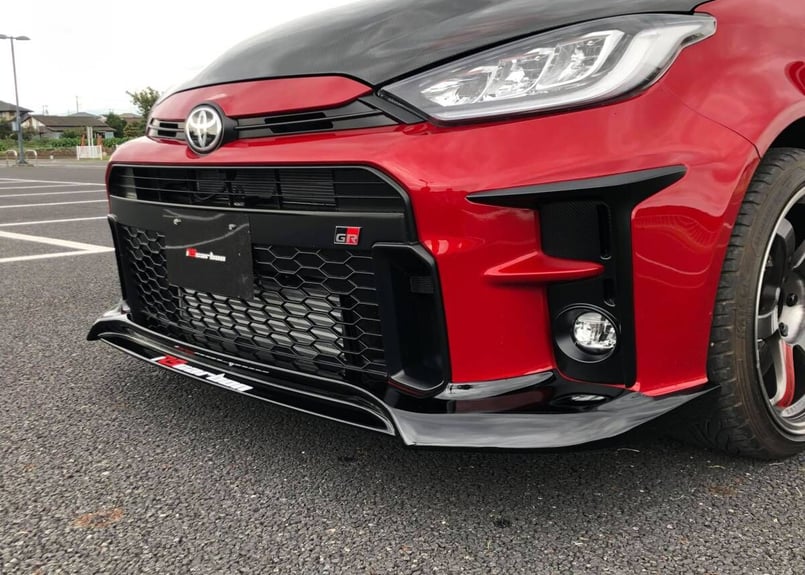 ＧＲヤリスマイナーチェンジ前 ＧＲフロントスポイラー用サイドパーツ左側のみ トヨタ GR YARIS ヤリス FRP フロントスポイラー | RS Carbon