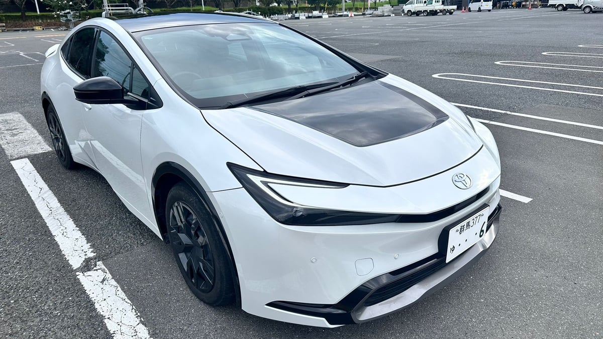 60プリウスボンネット トヨタ 60系プリウス ハイブリットカーボンボンネット | RS Carbon