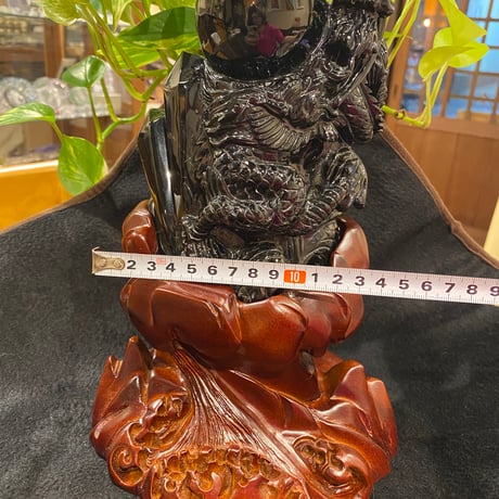 龍彫り置物