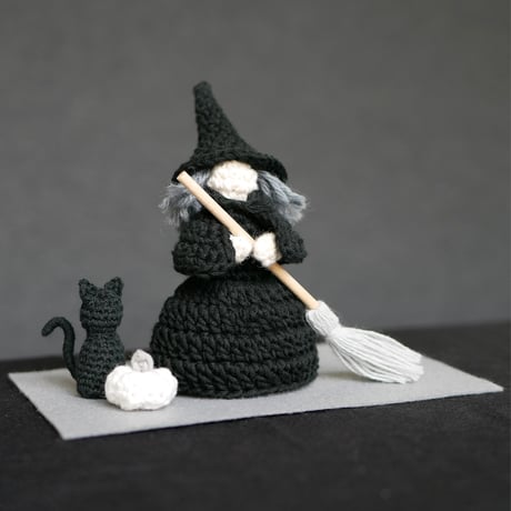 シックでコンパクト✺手編みのハロウィン飾り