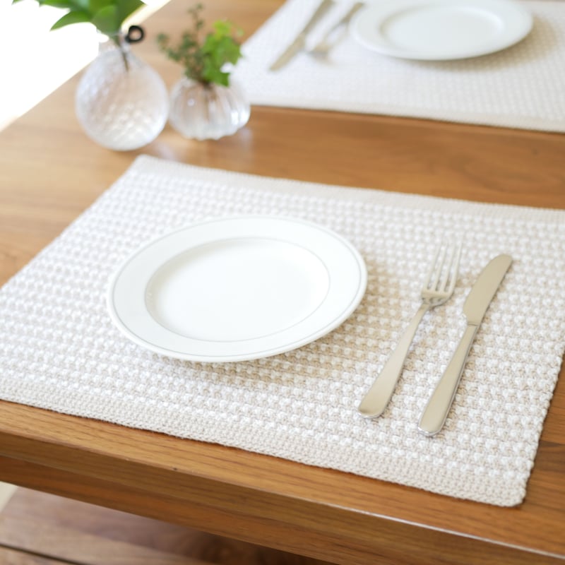 ベージュのプレイスマット（ランチョンマット）／マルチカバー