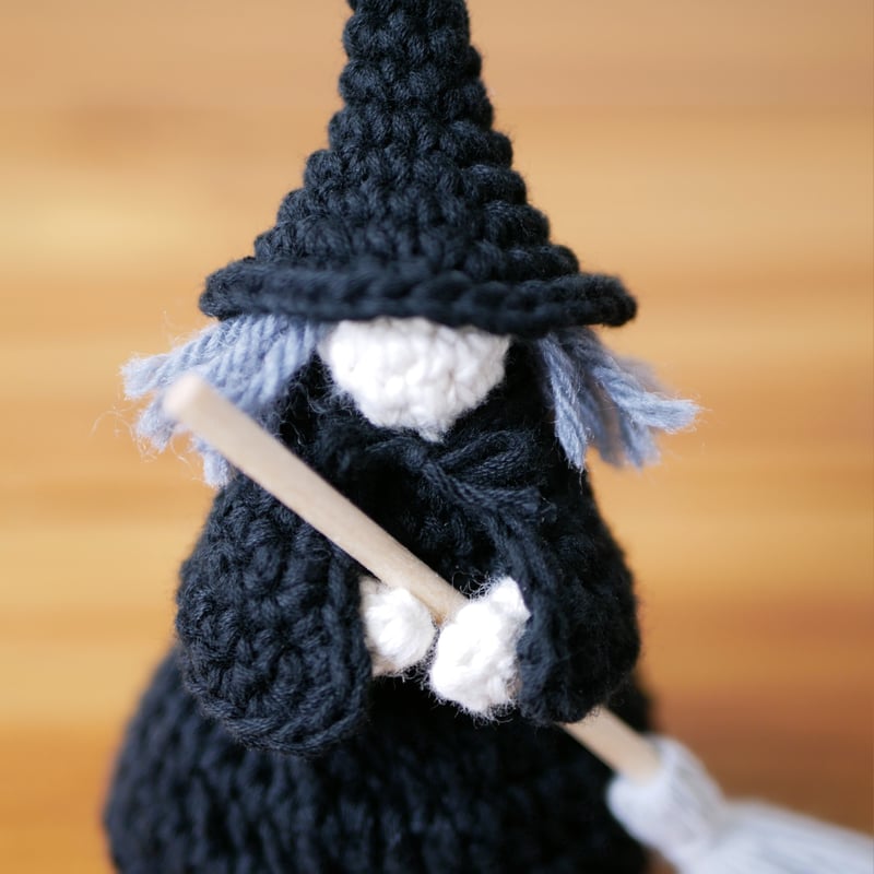 【売切れ・オーダー】ハロウィンの置物（オバケ）　ハンドメイド 手編み 売切れ・受注生産】ハロウィンの置物（オバケ） ハンドメイド 手編み