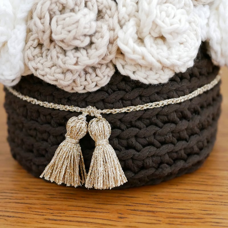 Mサイズ】手編みのバラ✺暮らしに馴染みつつ華を添えるバスケット