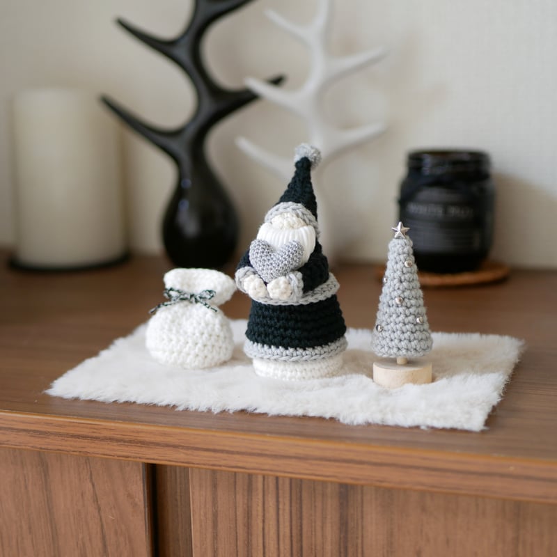 シックに楽しむ✺手編みの小さなクリスマス飾り ブラック / 置物