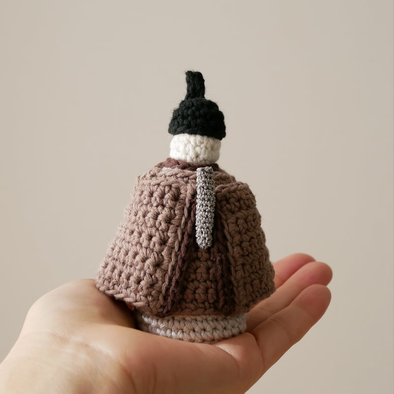 省スペース＋毛糸のあたたかみ♡手編みの雛人形 黒色フェルトマット