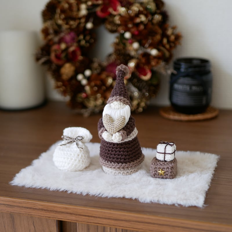 温もりをあなたに♡手編みの小さなクリスマス飾り ブラウン / 置物