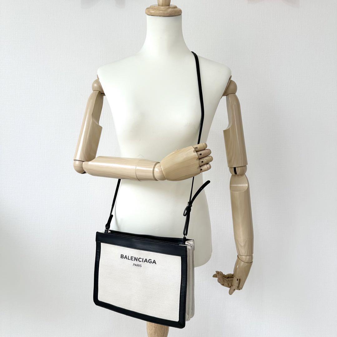 g00407 バレンシアガ BALENCIAGA ショルダーバッグ キャンバス レザー