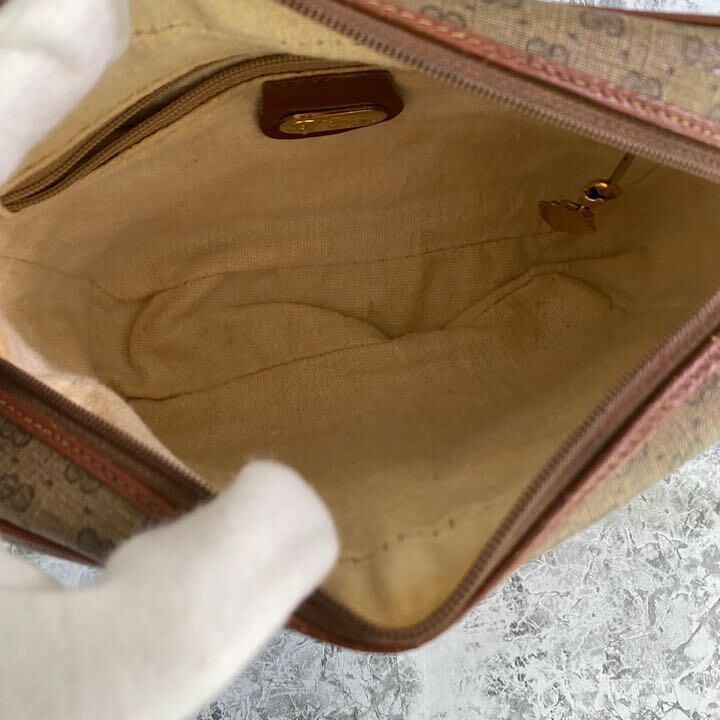 2-25025 GUCCI オールドグッチ ミニ ショルダーバッグ ベージュ 2-25025 GUCCI オールドグッチ ミニ ショルダーバッグ ベージュ