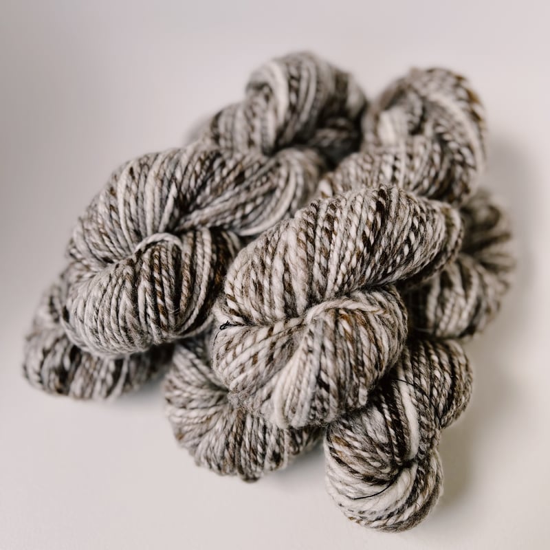 手紡ぎ糸】ナチュラルカラー・白ベース -Nature Colored White Base-
