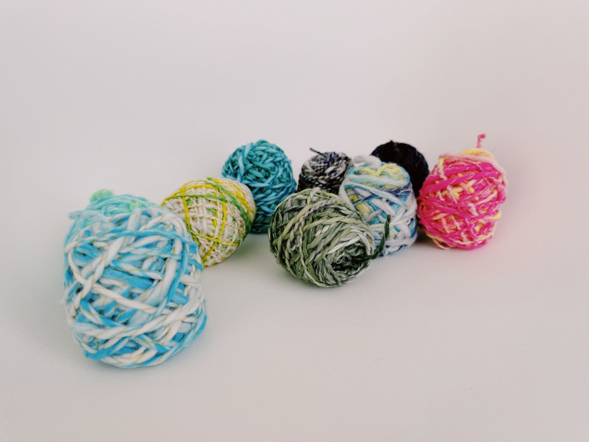 あおいりんご　絹糸　小さな手まり　バッグチャーム 天然石 手紡ぎ糸】限定アソートパック9種(水) | 【手紡ぎ糸と編み物