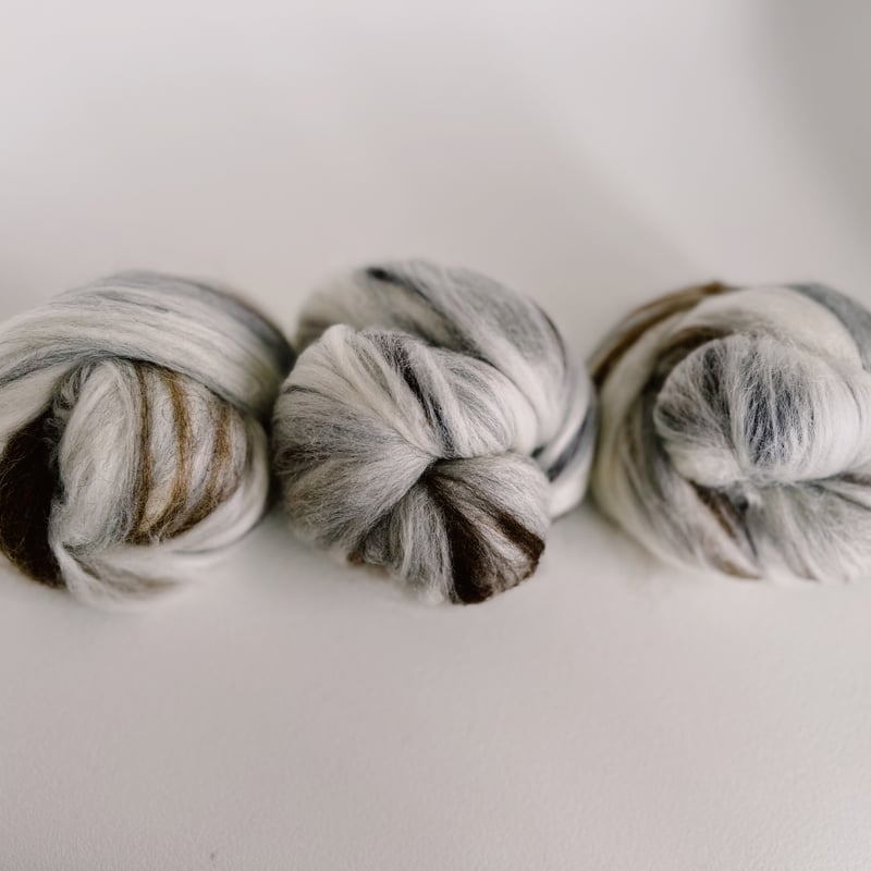 手紡ぎ用ブレンドウール】ナチュラルカラー/白ベース | 【手紡ぎ糸と  