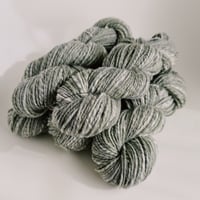 【手紡ぎ糸】青磁 - Sage -