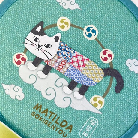 25-8275　くるりんうちわ　マチルダさん雷神柄