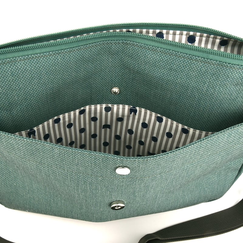 25-8527 アニマルモード 蓋つきショルダーバッグ | KUSUGURU STORE