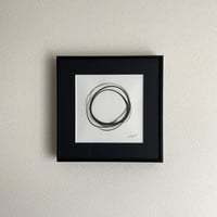 Circle　lie on top