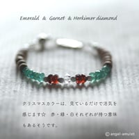 【受注制作/ 数限定】クリスマスカラーで癒される ブレスレット angel-amulet / エメラルド,ガーネット,ハーキマー,老山白檀