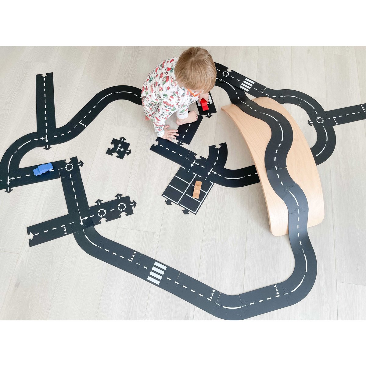 waytoplay】キングオブザロード・ギフトセット (40pcs＋車2台) | METSÄ