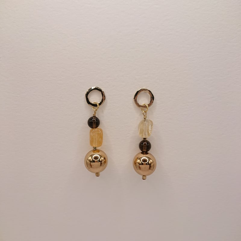 ちぃこ☺︎ 1点☆ 大粒変形アンモライトクォーツピアス ちぃこ