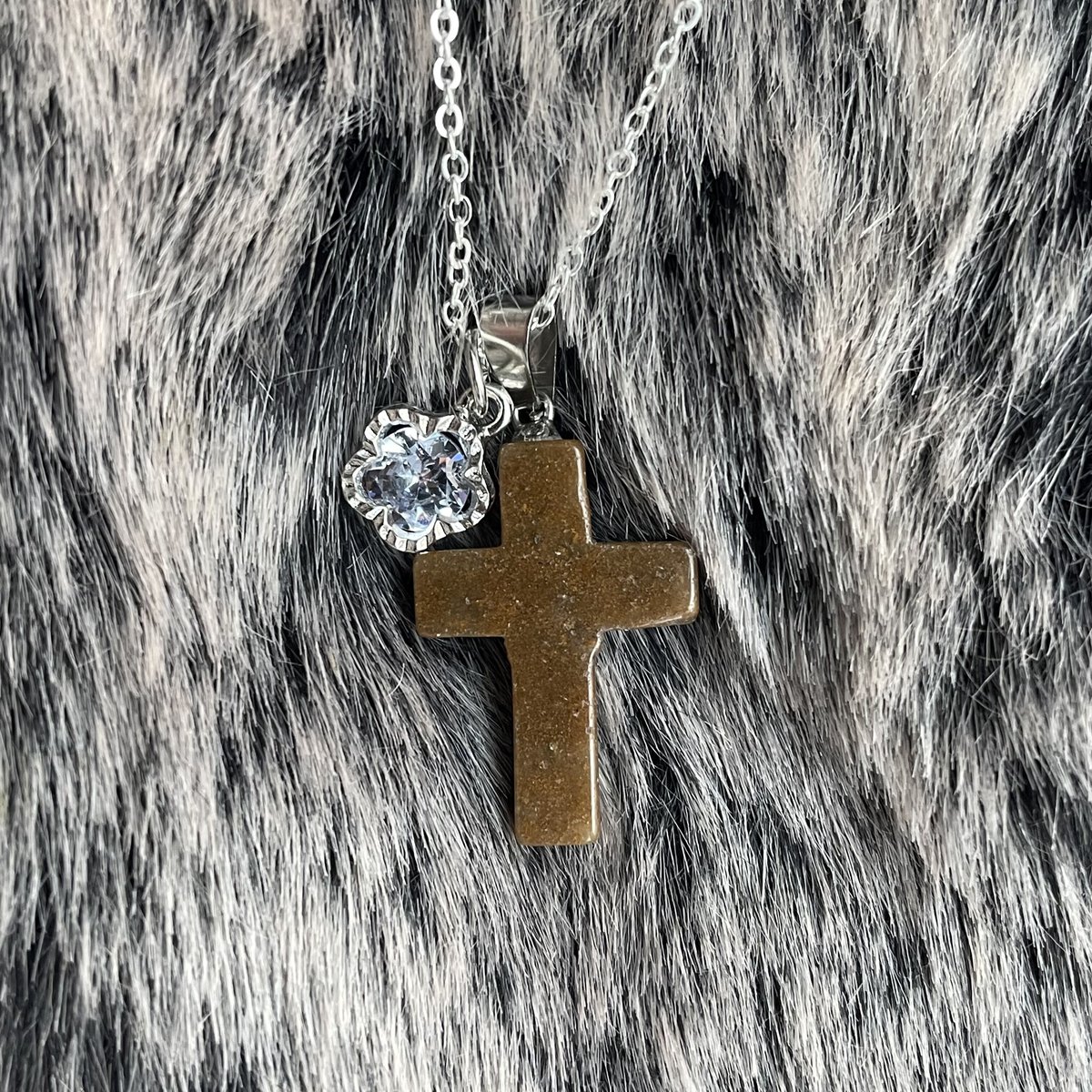 BROWN CROSS | HOLY YUMS