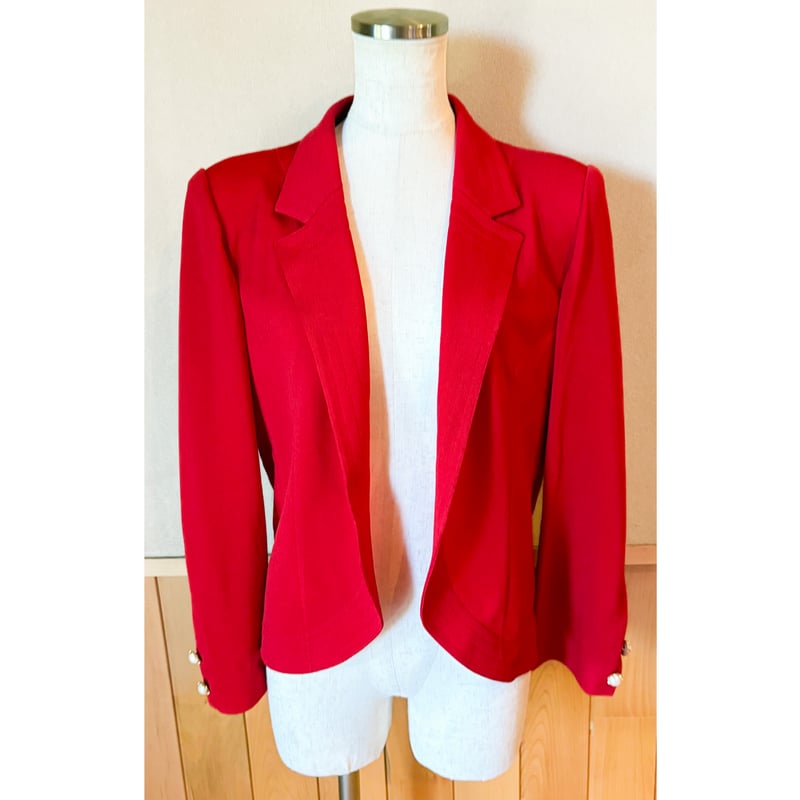 ozzon ベージュジャケット 赤内側 装飾ボタン ozzon ベージュ