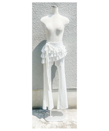 フリルパンツ