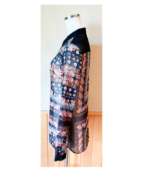 シアー花柄シャツ