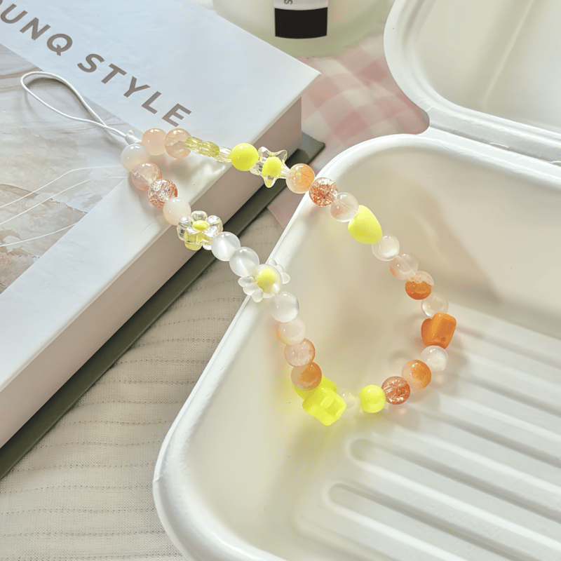 No.6♡ビーズアクセサリー♡ハンドメイト♡スマホストラップ カメラ