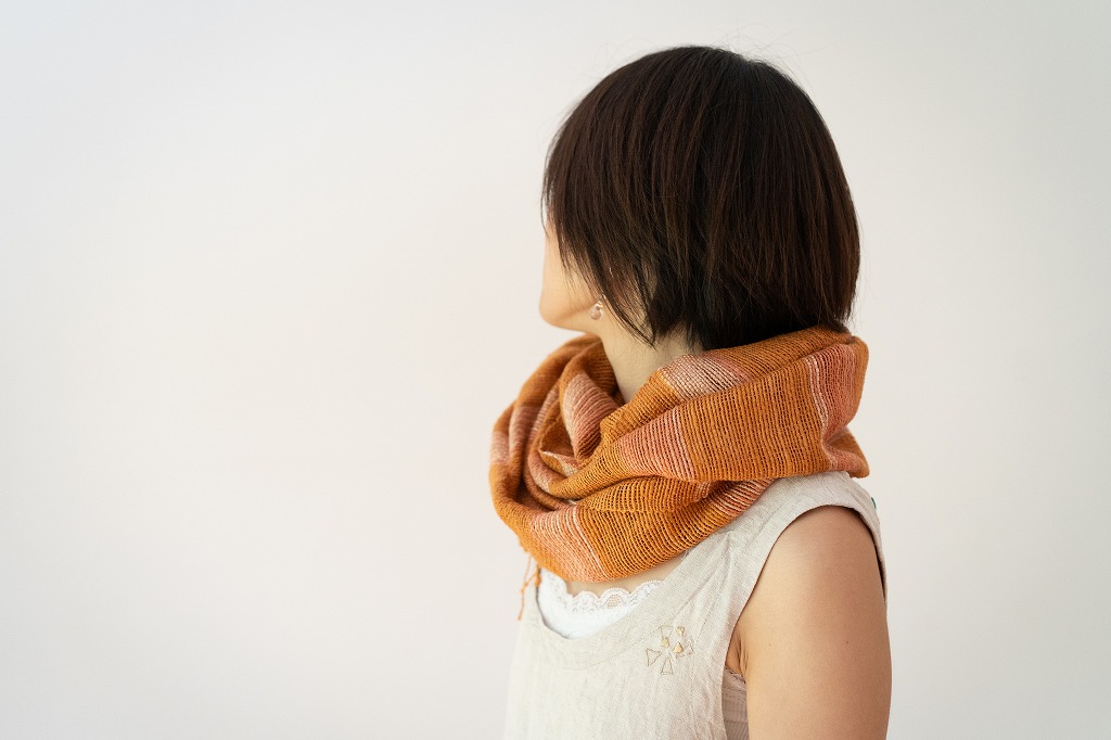 手紡ぎ手織り草木染めシルクショール | [SHOP]地球ぐらし