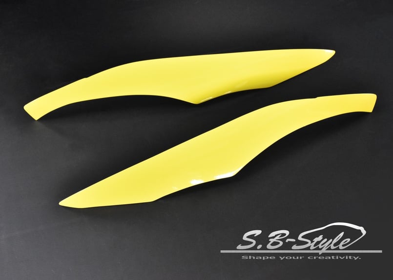 【新品未使用】ノブレッセ製スイフトスポーツzc33sアイライン 新品未使用 スイフトスポーツ zc33s ホワイト ノブレッセ アイライン