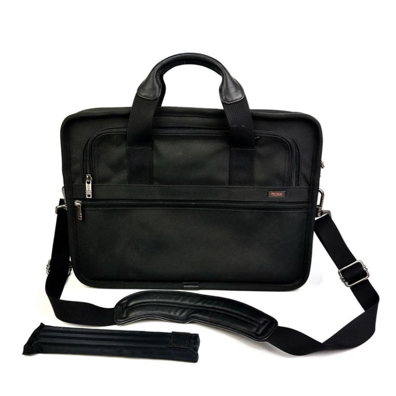 ☆訳あり☆TUMI トゥミ　黒　紺 ナイロン ビジネスバッグ　A4 ノートPC TUMI トゥミ ブリーフケース ビジネスバッグ ブラック 黒 A4