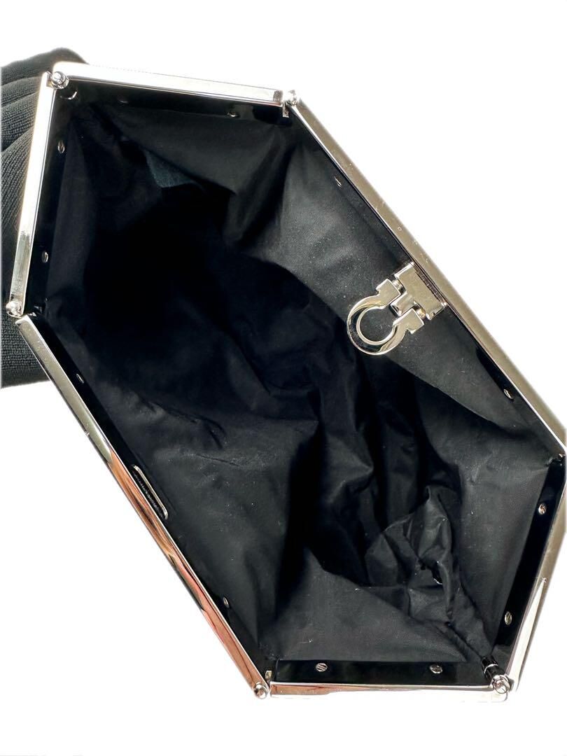 フェラガモ ガンチーニ マルチポーチ クラッチバッグ グレー シルバー