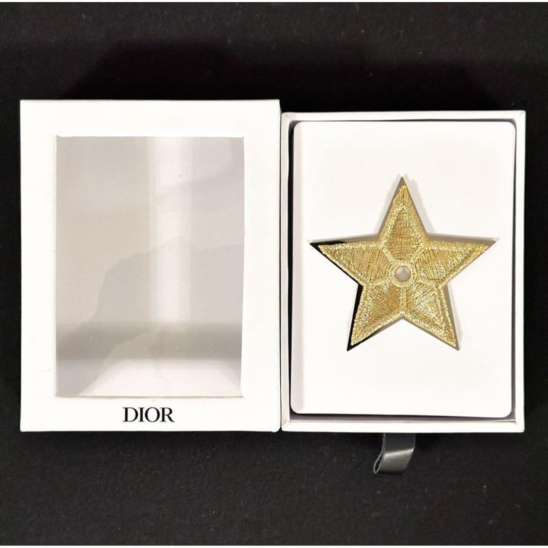 Dior 星型チャーム 本体 なつい Dior 星型チャーム 本体 なつい