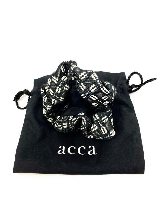 アッカ acca モノトーン シュシュ 黒 白 編み込み ヘアゴム アッカ acca モノトーン シュシュ 黒 白 編み込み ヘアゴム