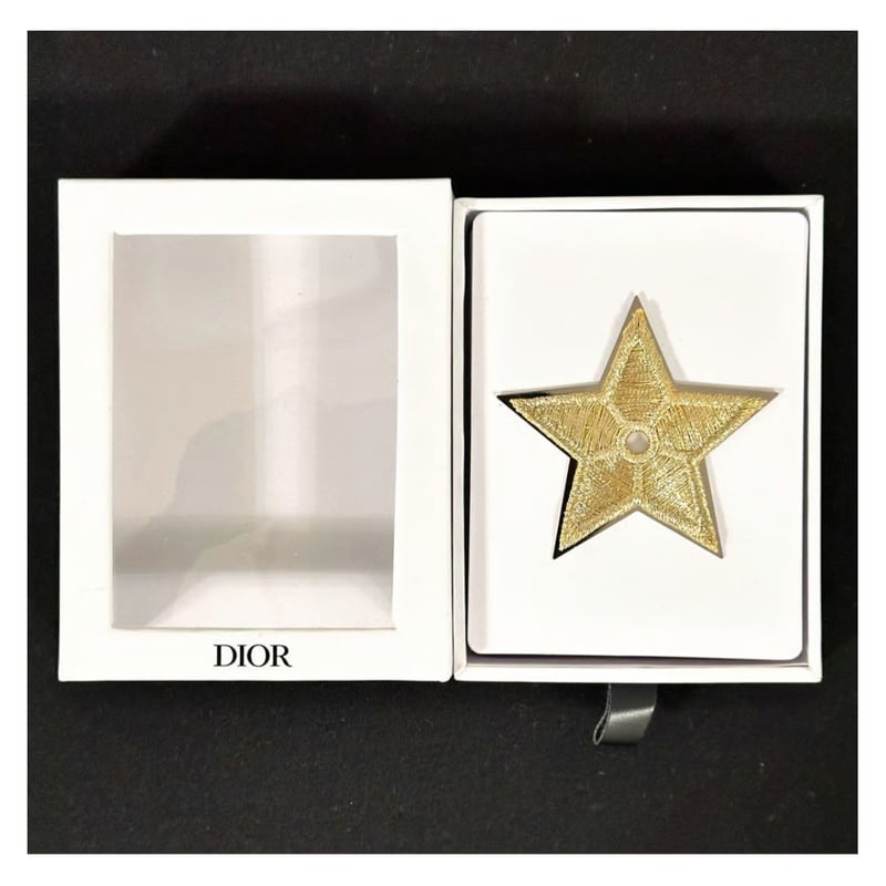 クリスチャンディオール Christian Dior ピンバッチ スター 星 クリスチャンディオール Christian Dior ピンバッチ スター 星