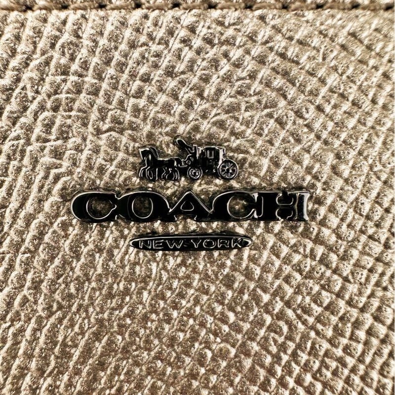 お値下げ！！タグ付き【 COACH 】ピンクゴールドのパスケース COACH 】ピンクゴールドのパスケース