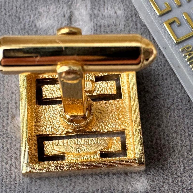 ジバンシィGIVENCHY 4G ロゴ カフス ゴールド 真鍮 金