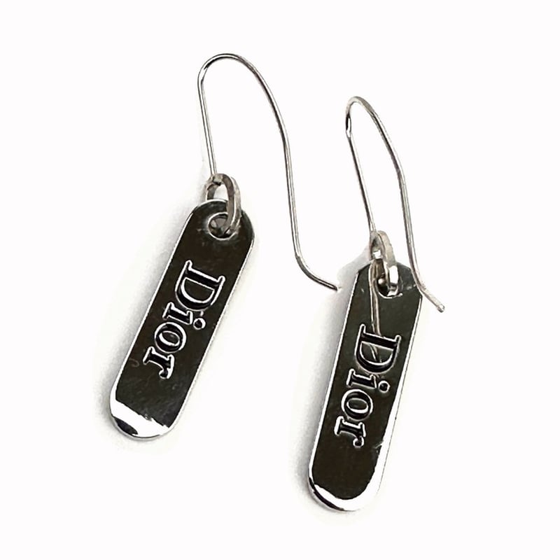 Christian Dior クリスチャンディオール ロゴ プレート ピアス Christian Dior クリスチャンディオール ロゴ プレート ピアス