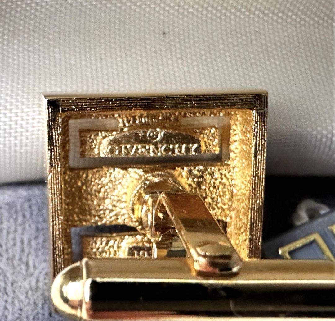 ジバンシィGIVENCHY 4G ロゴ カフス ゴールド 真鍮 金 カフリンクス