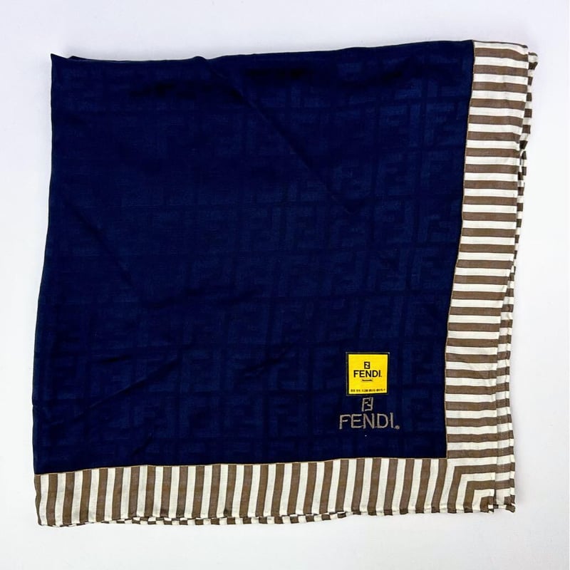 フェンディ FENDI バンダナ ハンカチ スカーフ ネイビー 紺色 フェンディ FENDI バンダナ ハンカチ スカーフ ネイビー 紺色