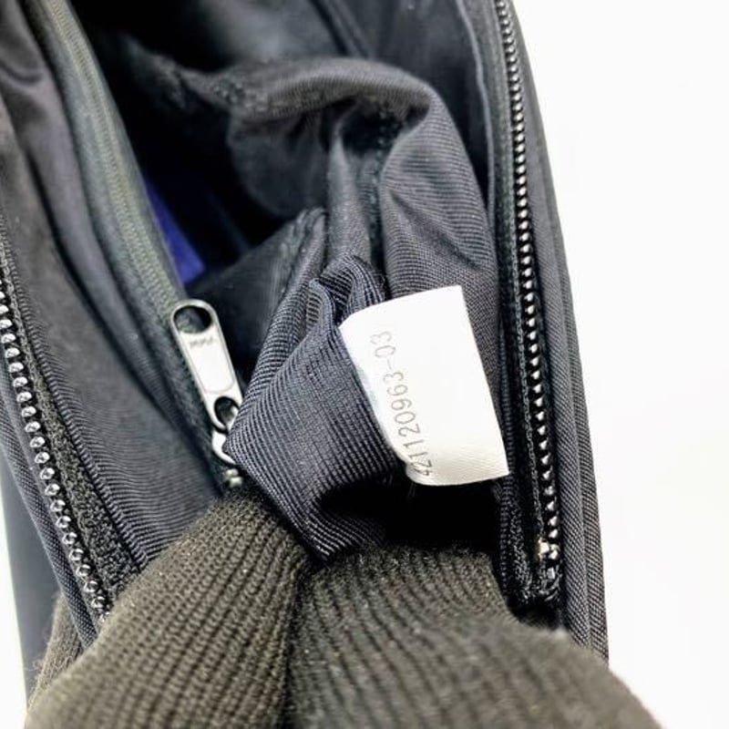 【良品】 ルリア４℃ トートバッグ A4収納可能 肩掛け レザー 良品】 ルリア4℃ トートバッグ A4収納可能 肩掛け レザー